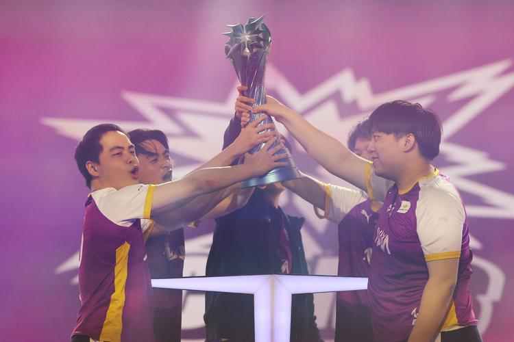 手游英雄联盟职业队伍排名如何?哪家队伍位列前茅?