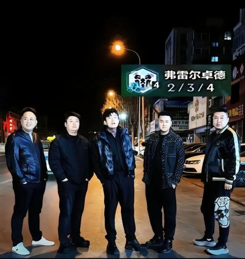 LOL地图怎么换成冬天的,如果说自定义可以调,那就截图上图