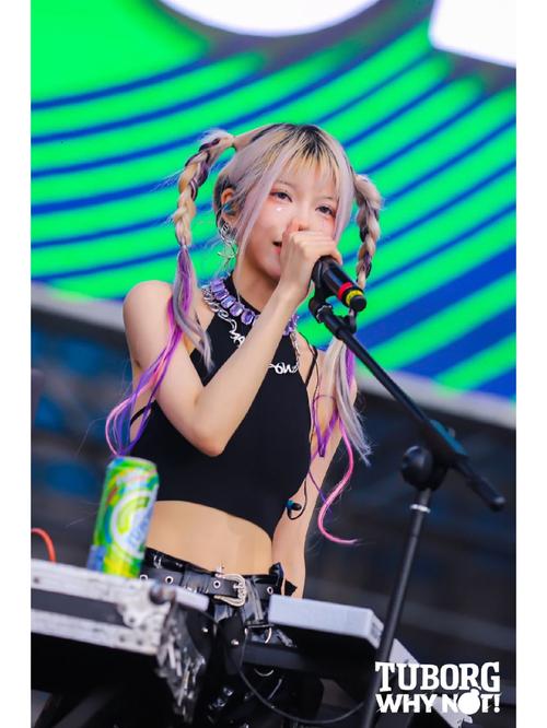 jinx主题曲谁唱的