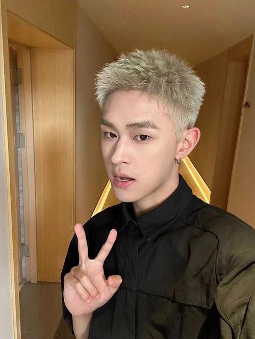 RNG在MSI上,战胜DK豪取9连胜,他们为什么进步这么快?