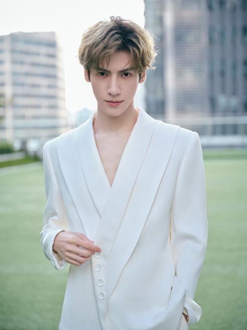 英雄联盟曾推出过哪些免费送皮肤的福利活动?