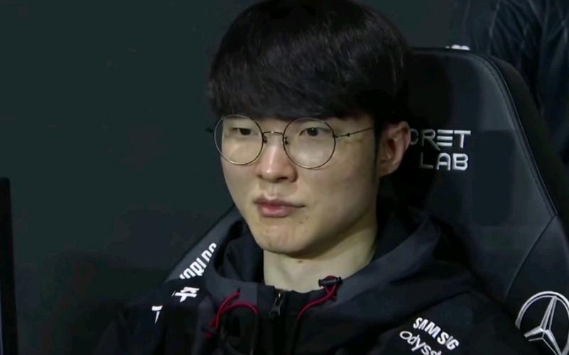 英雄联盟比赛怎么看第一视角