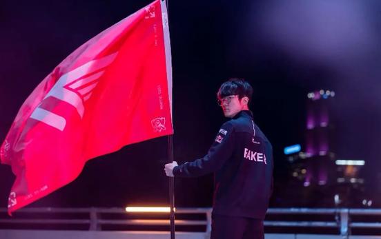 英雄联盟全球总决赛的冠军戒指设计